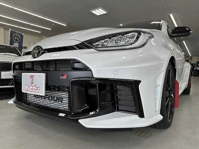 2025 Toyota GR Yaris RZ High Performance + Aero Performance Package - photo 1 2025 Toyota GR Yaris RZ High Performance + Aero Performance Package White Coupe for sale, Japanese used car export | GULJI TRADERS