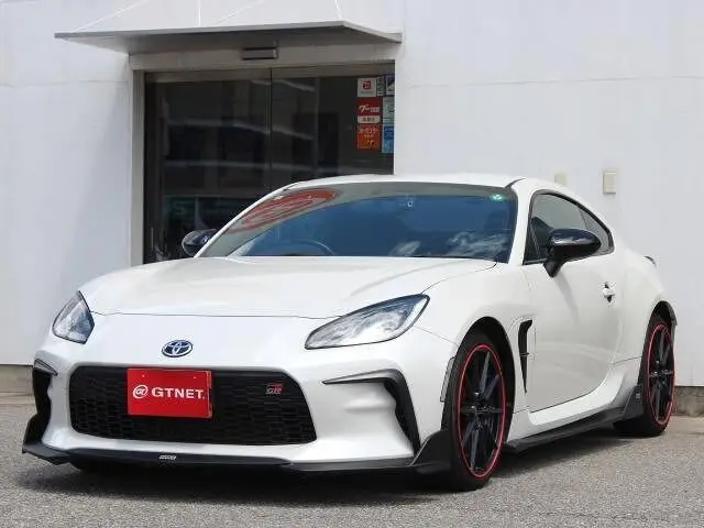 2021 Toyota GR86 RZ - photo 1 2021 Toyota GR86 RZ Pearl Coupe for sale, Japanese used car export - photo 1 of 10 | GULJI TRADERS