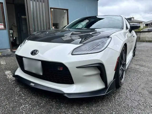 2021 Toyota GR86 RZ White Coupe for sale, Japanese used car export - photo 1 of 9 | GULJI TRADERS