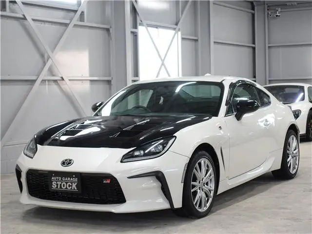 2022 Toyota GR86 SZ Pearl Coupe for sale, Japanese used car export - photo 1 of 47 | GULJI TRADERS