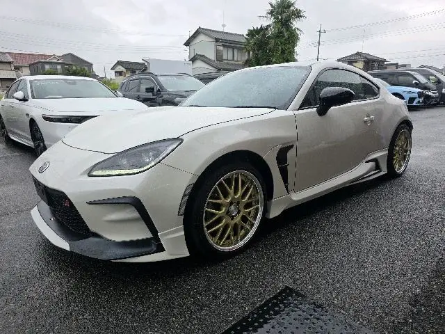 2022 Toyota GR86 White Coupe for sale, Japanese used car export - photo 1 of 30 | GULJI TRADERS