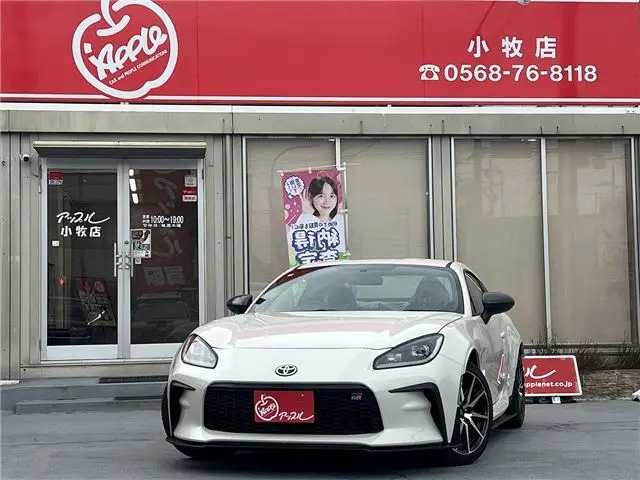 2022 Toyota GR86 SZ★AKEa Aero Parts★One Owner★Non-Smoking Car★ Pearl Coupe for sale, Japanese used car export - photo 1 of 62 | GULJI TRADERS