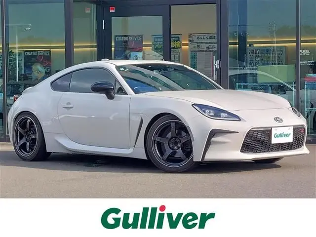 2022 Toyota GR86 RZ White Coupe for sale, Japanese used car export - photo 1 of 24 | GULJI TRADERS
