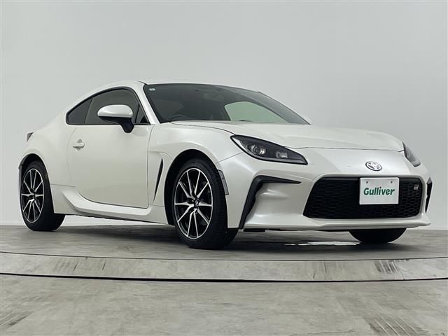 2022 Toyota GR86 SZ - photo 1 2022 Toyota GR86 SZ Sedan for sale, Japanese used car export - photo 1 of 23 | GULJI TRADERS