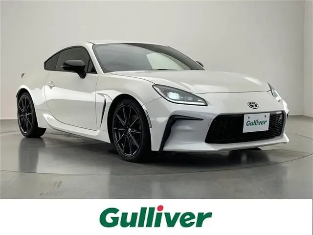 2022 Toyota GR86 RZ White Coupe for sale, Japanese used car export - photo 1 of 23 | GULJI TRADERS