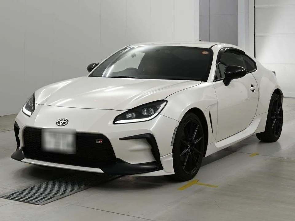 2022 Toyota GR86 RZ - photo 1 2022 Toyota GR86 RZ Sedan for sale, Japanese used car export - photo 1 of 12 | GULJI TRADERS