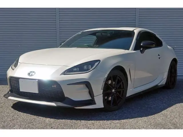 2022 Toyota GR86 RZ 6MT User trade-in One-off White Coupe for sale, Japanese used car export - photo 1 of 12 | GULJI TRADERS