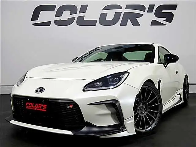2022 Toyota GR86 RZ White Coupe for sale, Japanese used car export - photo 1 of 9 | GULJI TRADERS