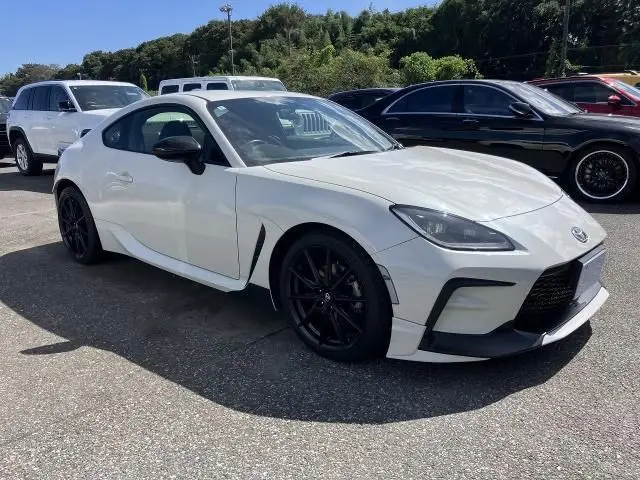 2022 Toyota GR86 RZ★GR Aero★EyeSight Core Technology Pearl Coupe for sale, Japanese used car export - photo 1 of 9 | GULJI TRADERS