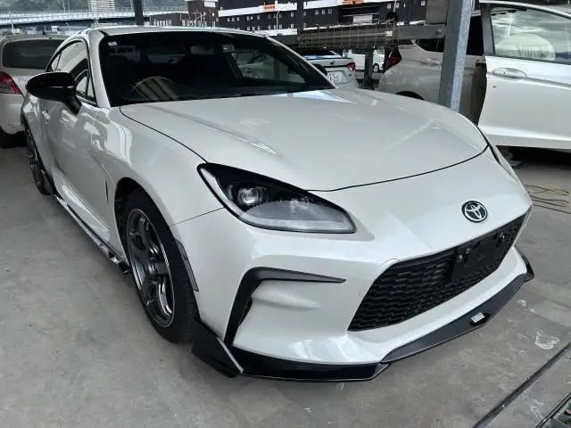 2022 Toyota GR86 RC - photo 1 2022 Toyota GR86 RC Pearl Coupe for sale, Japanese used car export - photo 1 of 3 | GULJI TRADERS