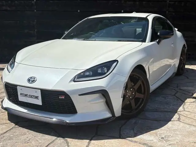 2023 Toyota GR86 2.4 RZ - photo 1 2023 Toyota GR86 2.4 RZ White Coupe for sale, Japanese used car export - photo 1 of 52 | GULJI TRADERS