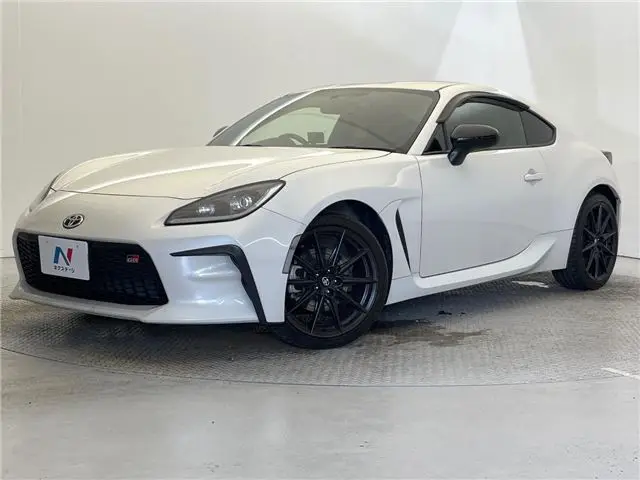 2023 Toyota GR86 RZ Pearl Coupe for sale, Japanese used car export - photo 1 of 30 | GULJI TRADERS