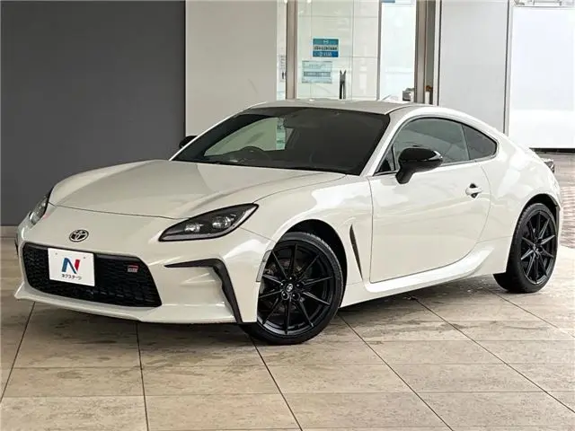 2023 Toyota GR86 RZ Pearl Coupe for sale, Japanese used car export - photo 1 of 30 | GULJI TRADERS