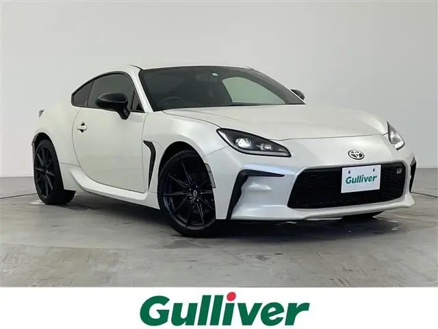 2023 Toyota GR86 RZ - photo 1 2023 Toyota GR86 RZ White Coupe for sale, Japanese used car export - photo 1 of 24 | GULJI TRADERS