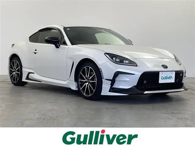 2023 Toyota GR86 SZ White Coupe for sale, Japanese used car export - photo 1 of 24 | GULJI TRADERS