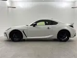 2023 Toyota GR86 RZ White Coupe for sale, Japanese used car export - photo 22 of 24 | GULJI TRADERS