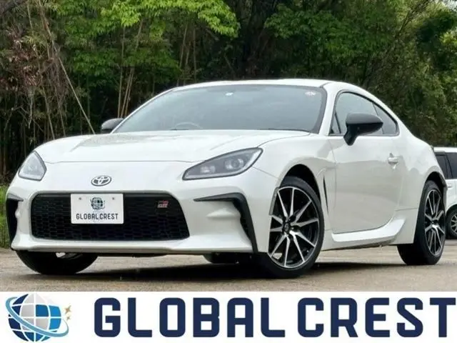 2023 Toyota GR86 2.4 SZ 6-speed, genuine 9-inch navigation system White Coupe for sale, Japanese used car export - photo 1 of 21 | GULJI TRADERS