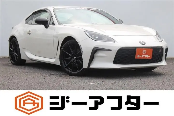 2023 Toyota GR86 2.4 RZ - photo 1 2023 Toyota GR86 2.4 RZ White Coupe for sale, Japanese used car export - photo 1 of 30 | GULJI TRADERS