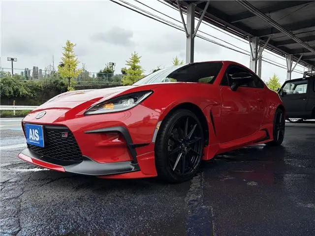 2024 Toyota GR86 RZ, GR Aero, 6-speed manual transmission, 9-inch navigation system with TV, 18-inch alloy wheels - photo 1 2024 Toyota GR86 RZ, GR Aero, 6-speed manual transmission, 9-inch navigation system with TV, 18-inch alloy wheels Red Coupe for sale, Japanese used car export - photo 1 of 71 | GULJI TRADERS