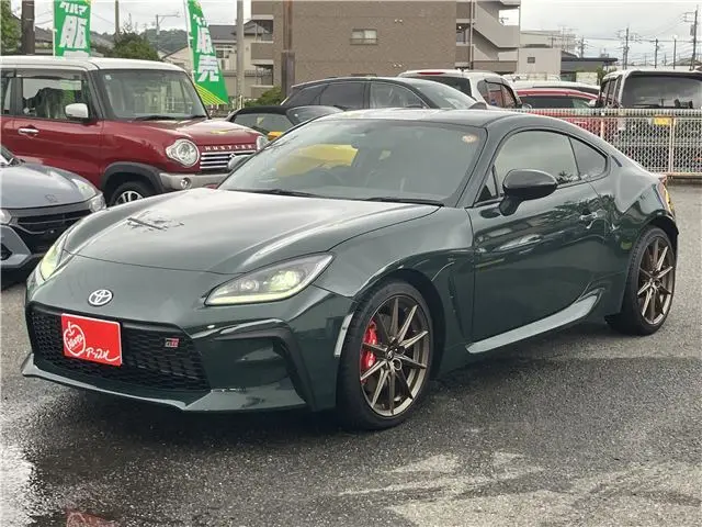 2024 Toyota GR86 RZ Ridge Green Limited ★ Brembo Calipers ★ - photo 1 2024 Toyota GR86 RZ Ridge Green Limited ★ Brembo Calipers ★ Green Coupe for sale, Japanese used car export - photo 1 of 44 | GULJI TRADERS