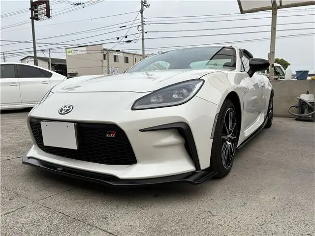 2024 Toyota GR86 SZ - photo 1 2024 Toyota GR86 SZ White Coupe for sale, Japanese used car export - photo 1 of 24 | GULJI TRADERS