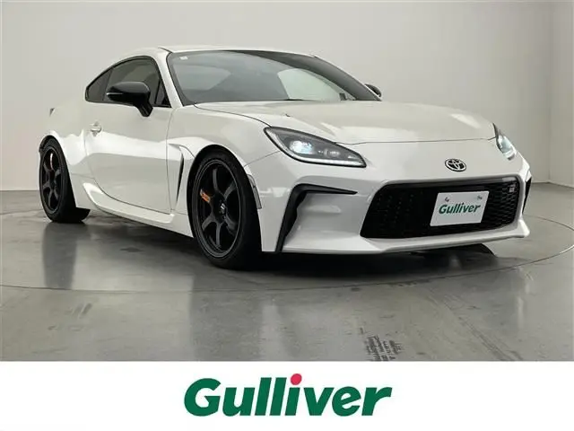 2024 Toyota GR86 RZ White Coupe for sale, Japanese used car export - photo 1 of 23 | GULJI TRADERS