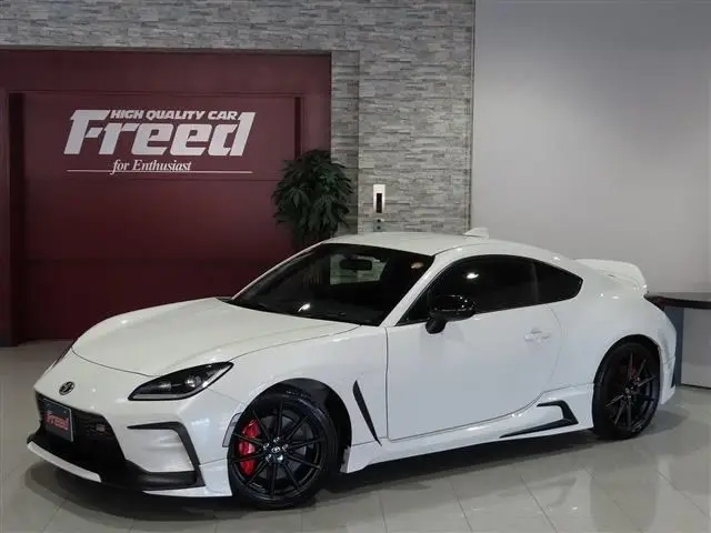 2024 Toyota GR86 2.4 RZ White Coupe for sale, Japanese used car export - photo 1 of 30 | GULJI TRADERS