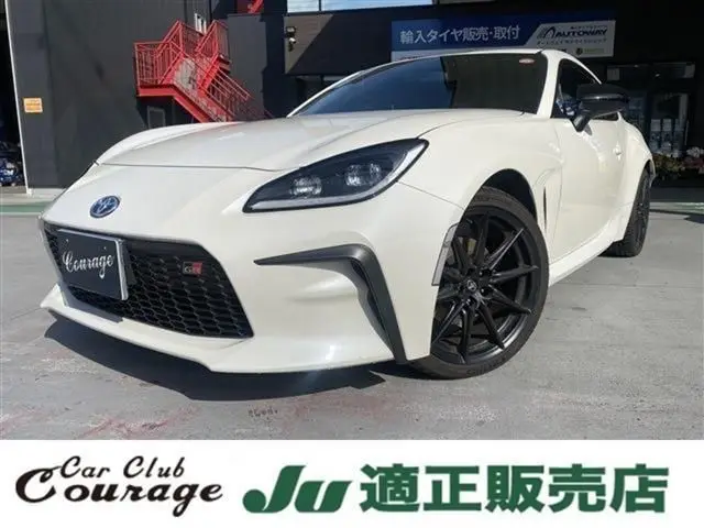 2024 Toyota GR86 2.4 RZ - photo 1 2024 Toyota GR86 2.4 RZ Pearl Coupe for sale, Japanese used car export - photo 1 of 9 | GULJI TRADERS