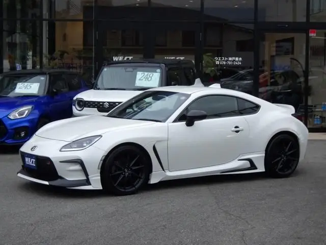 2024 Toyota GR86 2.4 RZ - photo 1 2024 Toyota GR86 2.4 RZ White Coupe for sale, Japanese used car export - photo 1 of 8 | GULJI TRADERS
