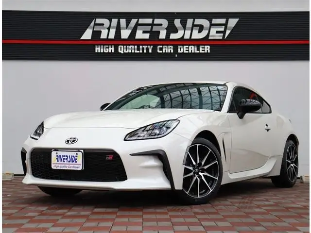 2025 Toyota GR86 2.4 SZ White Coupe for sale, Japanese used car export - photo 1 of 33 | GULJI TRADERS