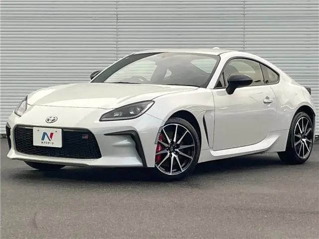 2025 Toyota GR86 SZ Pearl Coupe for sale, Japanese used car export | GULJI TRADERS