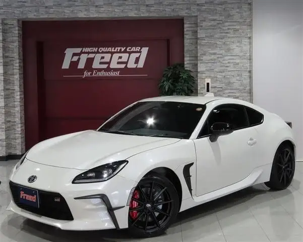 2025 Toyota GR86 2.4 RZ White Coupe for sale, Japanese used car export | GULJI TRADERS