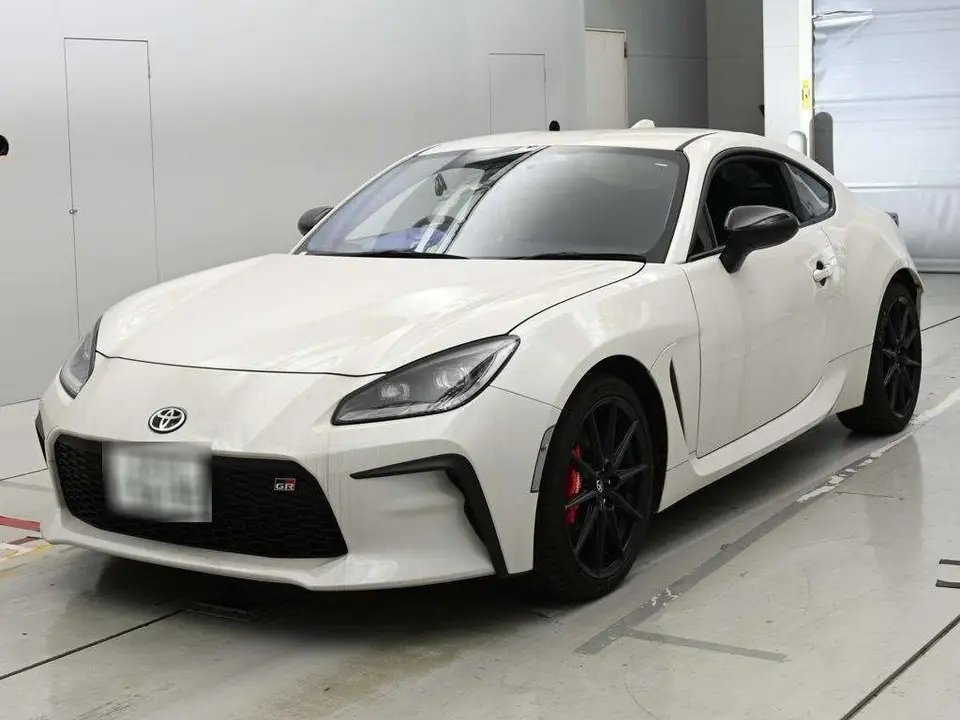 2025 Toyota GR86 RZ Pearl Coupe for sale, Japanese used car export - photo 1 of 12 | GULJI TRADERS