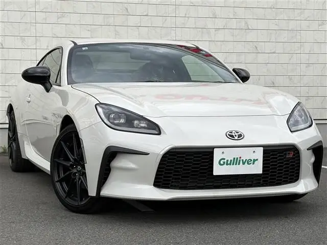 2026 Toyota GR86 RZ White Coupe for sale, Japanese used car export | GULJI TRADERS