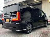 2020 Toyota Granace 2.8 Premium Diesel Turbo Black Van for sale, Japanese used car export - photo 25 of 52 | GULJI TRADERS