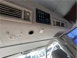 2004 Toyota Grand Hiace camping White Van for sale, Japanese used car export - photo 33 of 40 | GULJI TRADERS