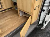 2004 Toyota Grand Hiace Camping 4WD White Van for sale, Japanese used car export - photo 28 of 50 | GULJI TRADERS