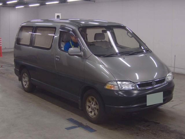 1995 Toyota Granvia Q - photo 1 1995 Toyota Granvia Q Sedan for sale, Japanese used car export | GULJI TRADERS