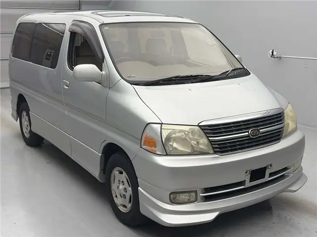 2002 Toyota Granvia G Cruising Limited ★ Twin Moonroof ★ 4WD Silver Van for sale, Japanese used car export | GULJI TRADERS
