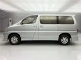 2002 Toyota Granvia G Cruising Limited ★ Twin Moonroof ★ 4WD Silver Van for sale, Japanese used car export - photo 5 of 15 | GULJI TRADERS