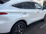 2025 Toyota Harrier G Pearl SUV for sale, Japanese used car export - photo 10 of 23 | GULJI TRADERS