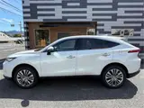 2026 Toyota Harrier 2.0 Z Leather Package White SUV for sale, Japanese used car export - photo 6 of 21 | GULJI TRADERS