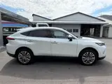 2024 Toyota Harrier Hybrid 2.5 Z, Power Back Door, Digital Inner Mirror Pearl SUV for sale, Japanese used car export - photo 3 of 24 | GULJI TRADERS