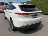 2024 Toyota Harrier Hybrid 2.5 Z, Power Back Door, Digital Inner Mirror Pearl SUV for sale, Japanese used car export - photo 9 of 24 | GULJI TRADERS