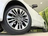2025 Toyota Harrier Hybrid Z Leather Package Pearl SUV for sale, Japanese used car export - photo 11 of 30 | GULJI TRADERS