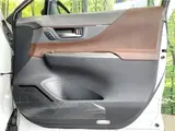 2025 Toyota Harrier Hybrid Z Leather Package Pearl SUV for sale, Japanese used car export - photo 28 of 30 | GULJI TRADERS