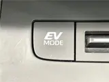 2025 Toyota Harrier Hybrid Z Black SUV for sale, Japanese used car export - photo 20 of 30 | GULJI TRADERS