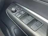 2025 Toyota Harrier Hybrid Z Leather Package White SUV for sale, Japanese used car export - photo 21 of 24 | GULJI TRADERS