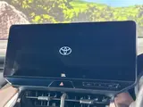 2025 Toyota Harrier Hybrid Z Leather Package White SUV for sale, Japanese used car export - photo 4 of 9 | GULJI TRADERS