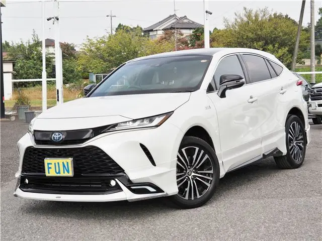 2023 Toyota Harrier Phev Z 4WD ★ Dimmable Panoramic Roof ★ Modellista Aero - photo 1 2023 Toyota Harrier Phev Z 4WD ★ Dimmable Panoramic Roof ★ Modellista Aero Pearl SUV for sale, Japanese used car export - photo 1 of 80 | GULJI TRADERS